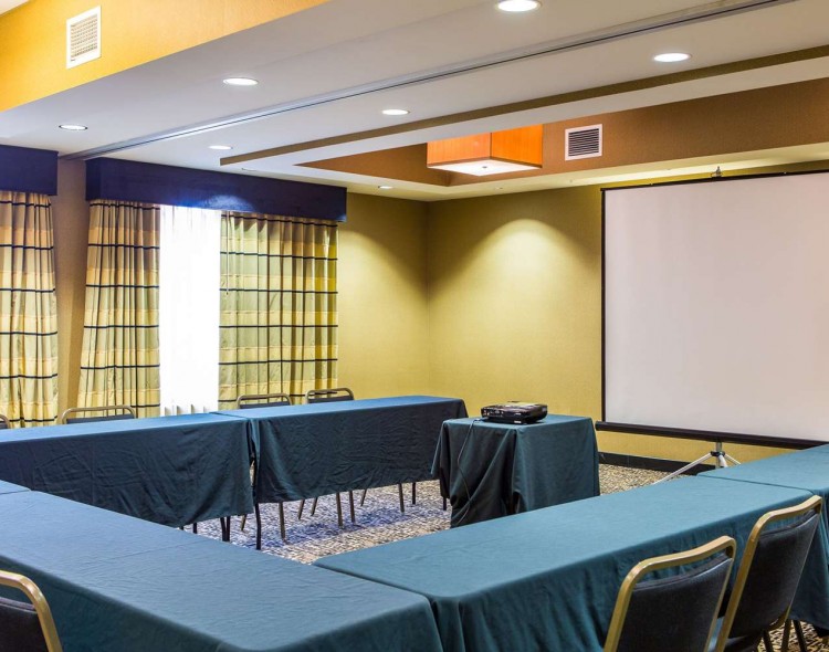 u-shaped table with a projector