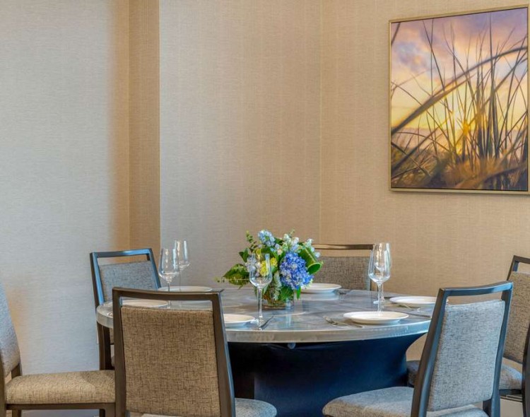round meeting table with blue flowers