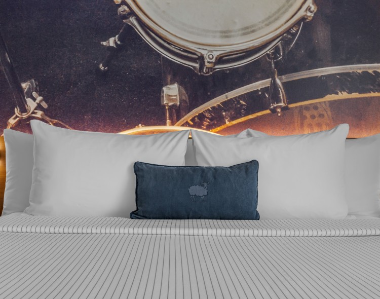 1 Queen Bed Accessible