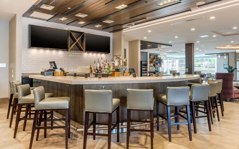 Hotel bar with seating