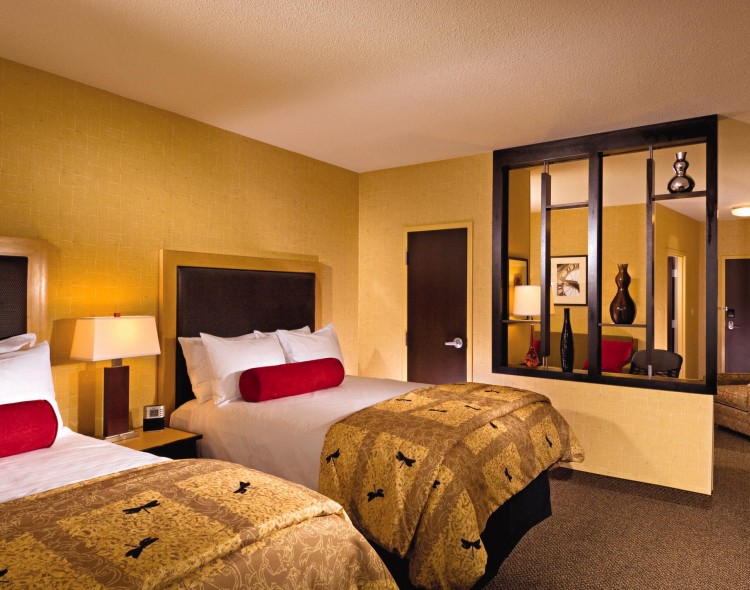2 Queen Bedroom Suite (Accessible)