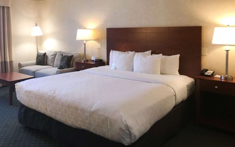 King Bed with Upgraded Shower