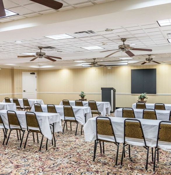 Meeting room set up classroom style