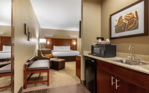 Spacious guest room