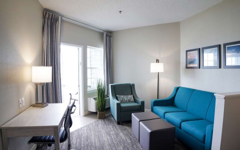 King suite living room