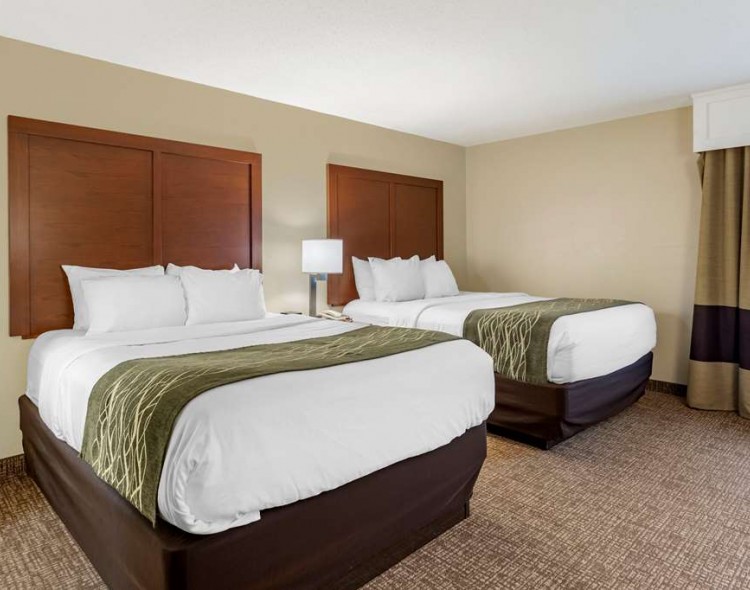 Suite room with two double queen beds