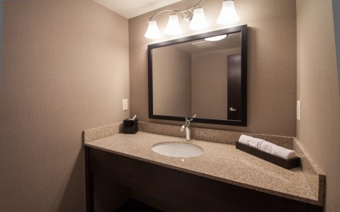 king suite half bath