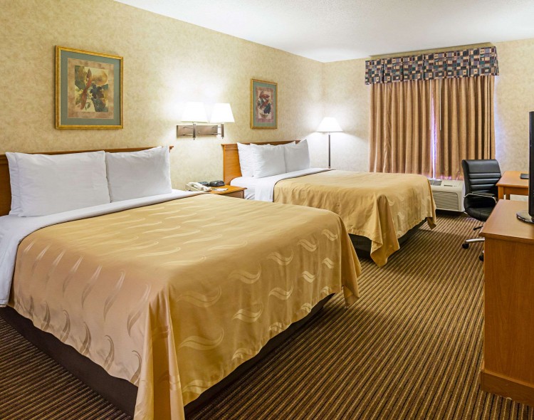 2 Queen Beds