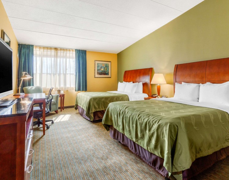 2 Queen Beds