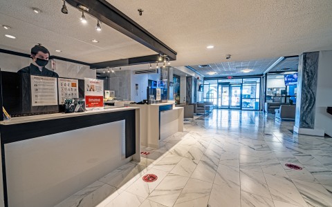 Frontdesk 2